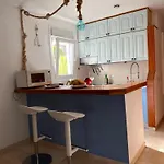 Cactus's House, 150 M Beach, 1 Bdr, 4 Guests, Wifi, Netflix, 아파트 아데제