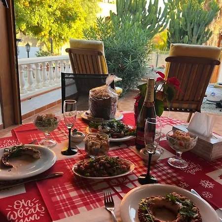 Cactus's House, 150 M Beach, 1 Bdr, 4 Guests, Wifi, Netflix, Apartment