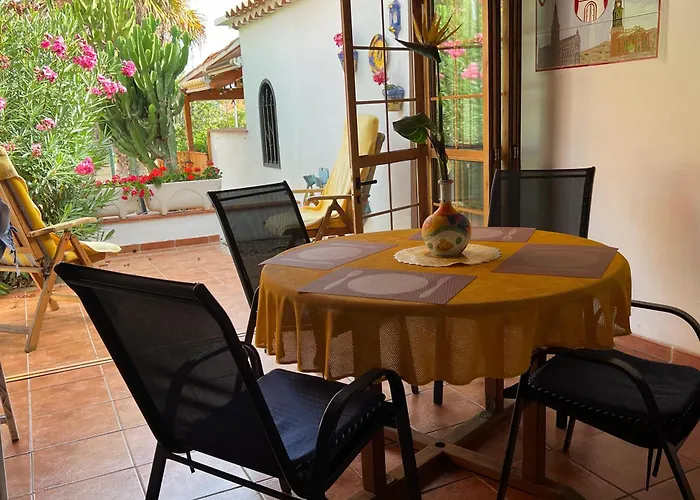 Cactus's House, 150 M Beach, 1 Bdr, 4 Guests, Wifi, Netflix, Costa Adeje